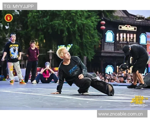 南京街舞队荣登全国街舞战术排行榜第六名展现实力与风采 南京街舞队荣登全国街舞战术排行榜第六名展现实力与风采